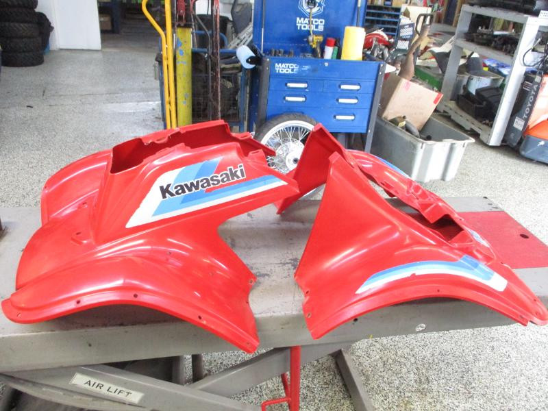 85 Kawasaki KLF 185 Bayou Front and Rear Fender 35004-1184-6L 1985